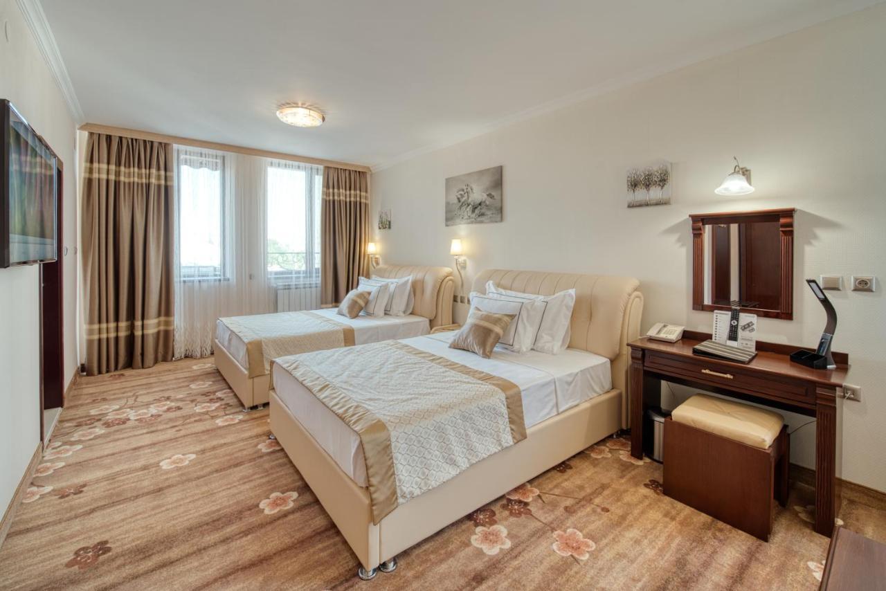 Residence Konstantina Palace Kazanlŭk Extérieur photo