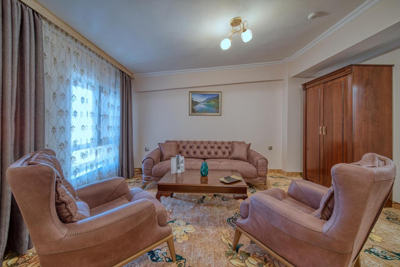 Residence Konstantina Palace Kazanlŭk Extérieur photo